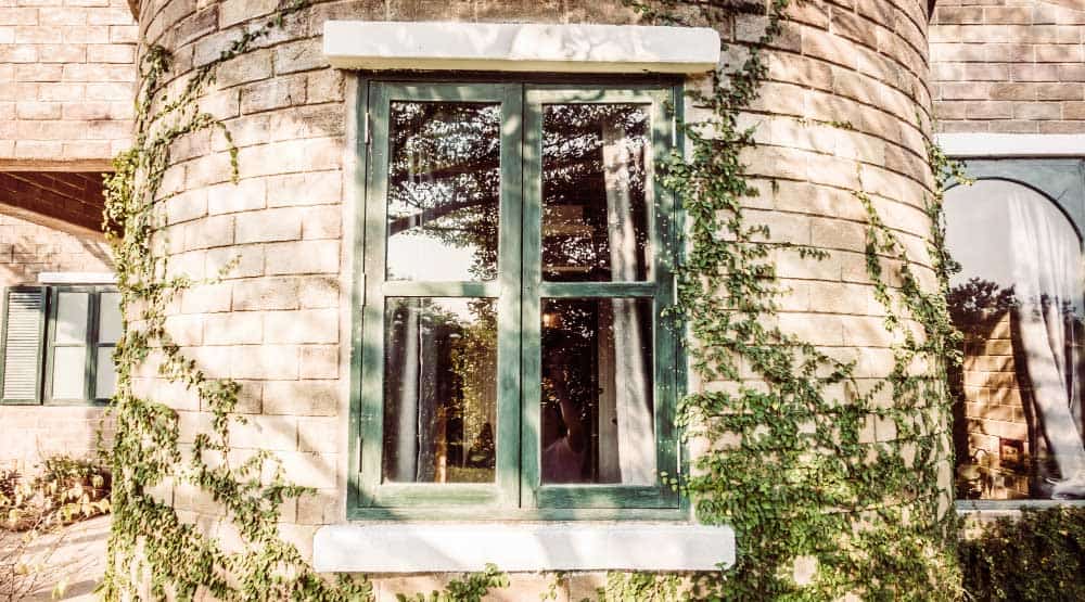 What is the Difference Between Sash and Casement Windows?